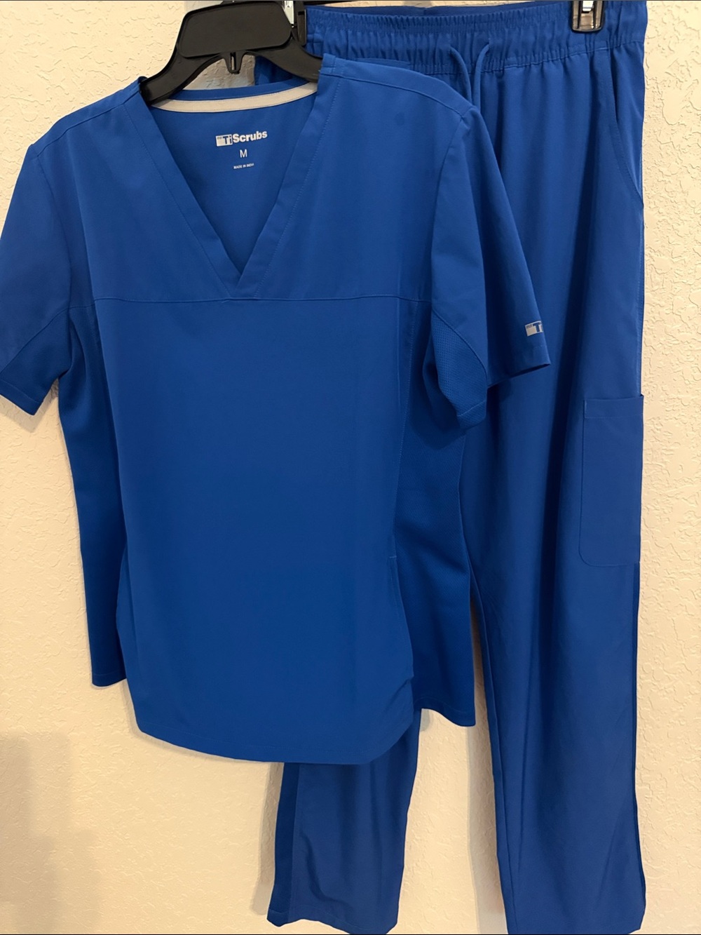 TI Scrubs Set Royal Blue 9 pocket scrub pants, stash pocket top Medium short